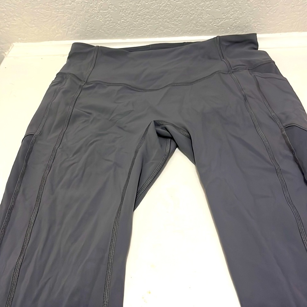 Lululemon Wunder Under Leggings — Rare!!